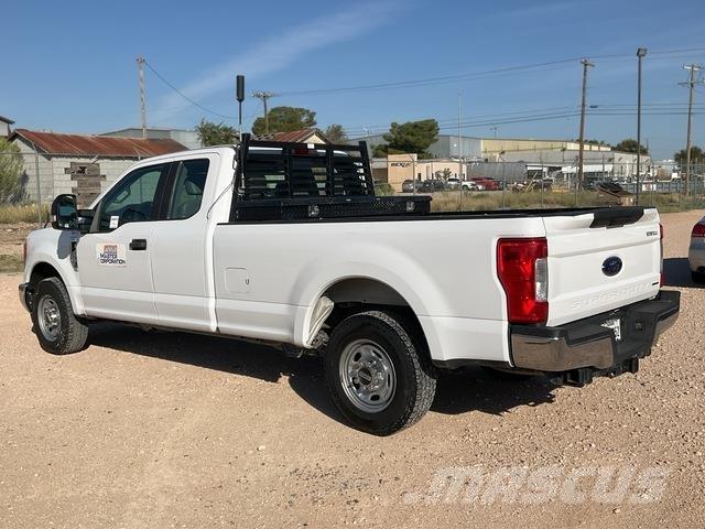 Ford F-250 皮卡车
