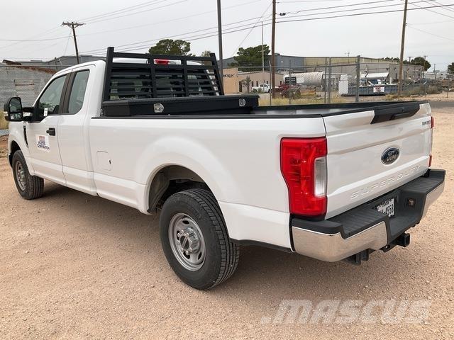 Ford F-250 皮卡车