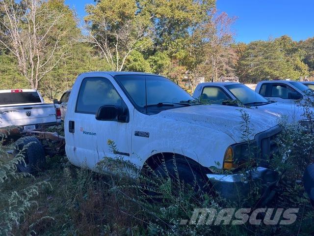 Ford F-250 驾驶室与内部