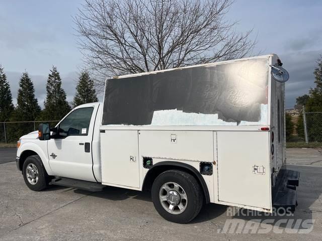 Ford F-350 皮卡车