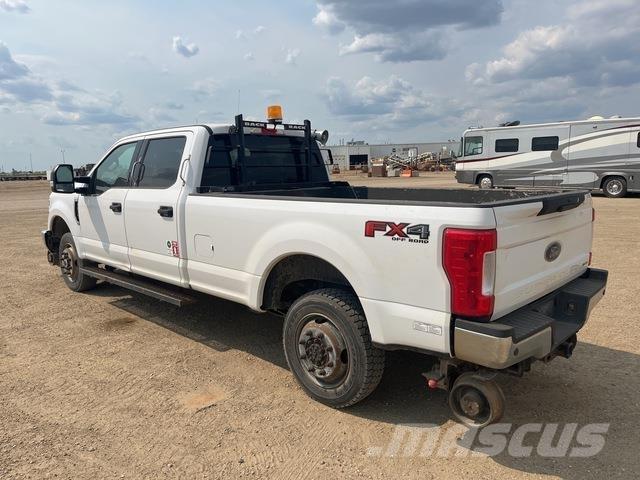 Ford F-350 皮卡车