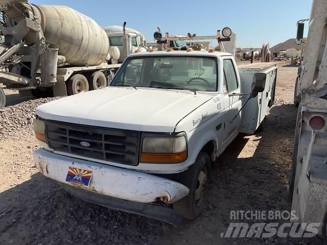 Ford F-350 皮卡车