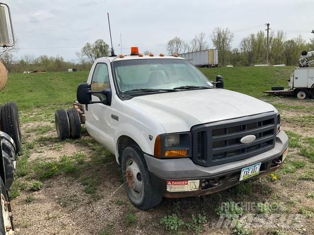 Ford F-350 驾驶室与内部