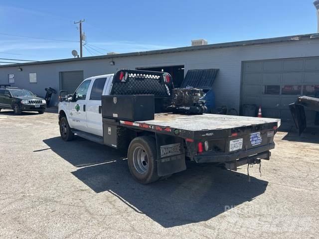 Ford F-350 平板栏板货车