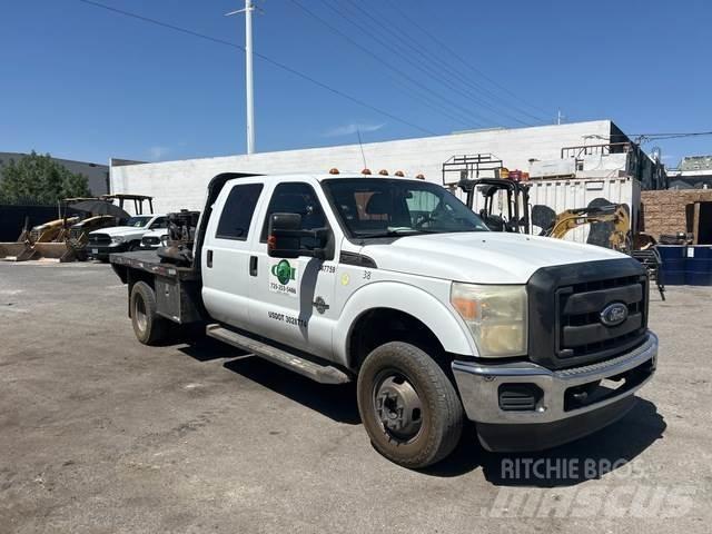 Ford F-350 平板栏板货车