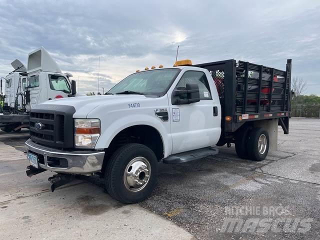 Ford F-350 平板栏板货车