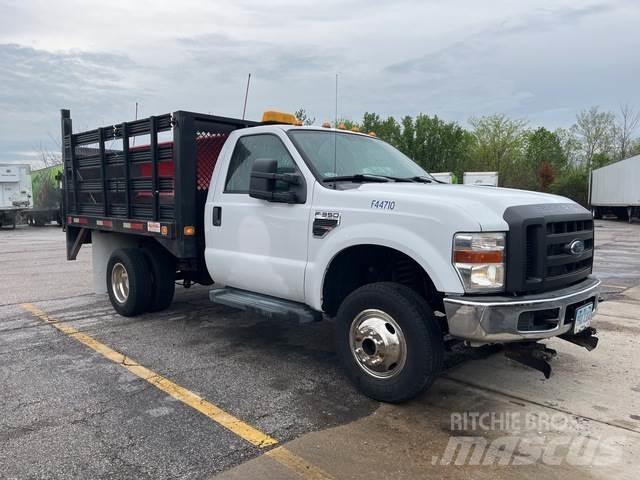 Ford F-350 平板栏板货车