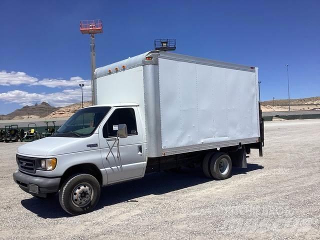 Ford F-350 厢式货车