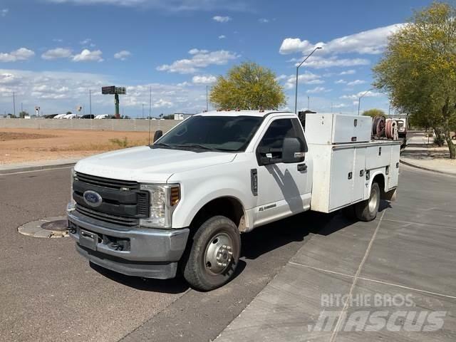 Ford F-350 皮卡车