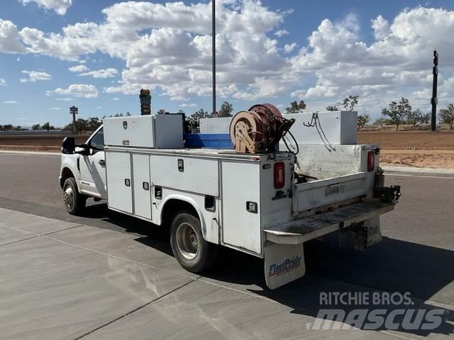 Ford F-350 皮卡车