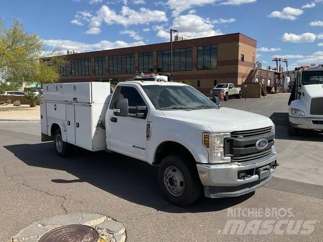Ford F-350 皮卡车