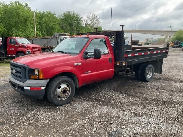 Ford F-350 平板栏板货车
