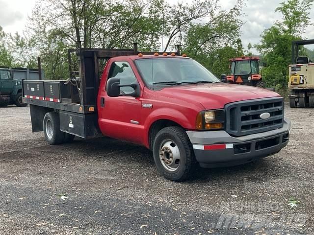 Ford F-350 平板栏板货车