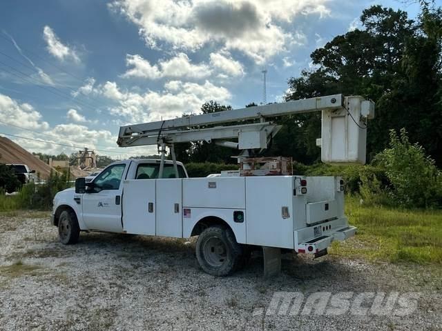 Ford F-350 车载式高空作业车