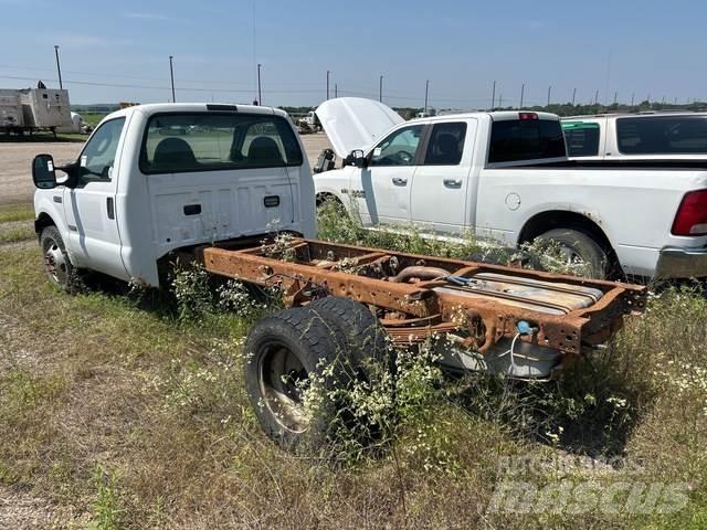 Ford F-350 驾驶室与内部
