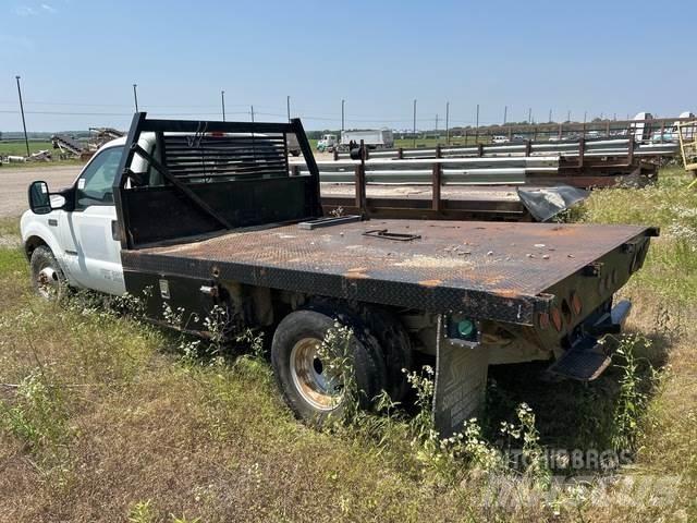Ford F-350 平板栏板货车