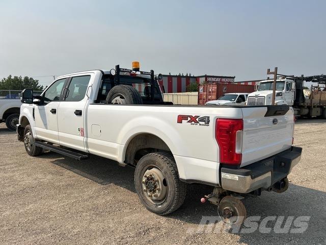 Ford F-350 皮卡车