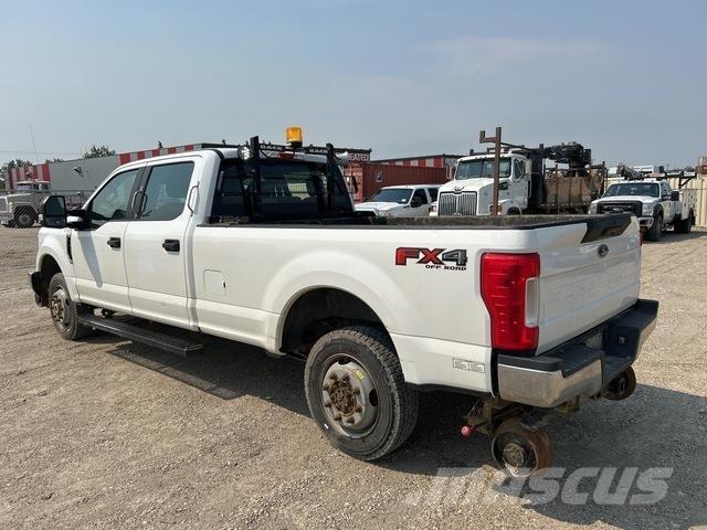 Ford F-350 皮卡车
