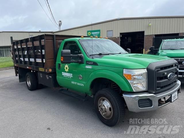 Ford F-350 平板栏板货车