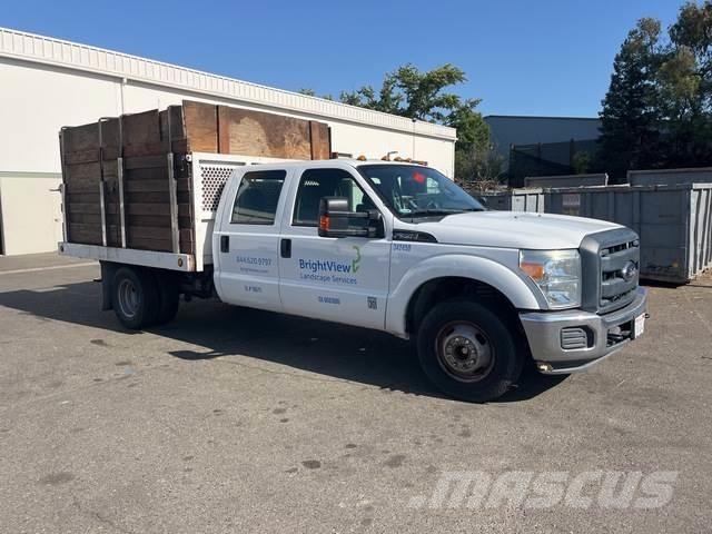 Ford F-350 平板栏板货车