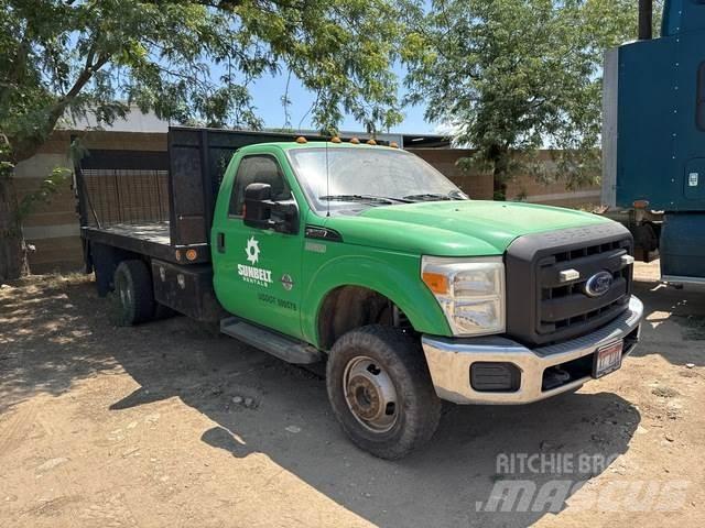 Ford F-350 平板栏板货车