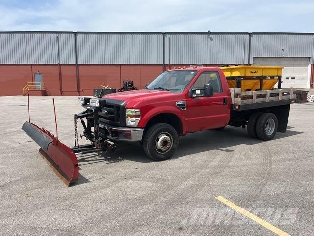 Ford F-350 平板栏板货车