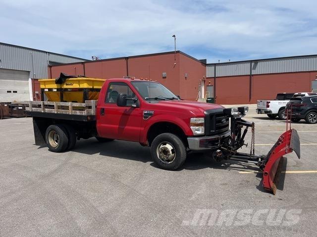Ford F-350 平板栏板货车
