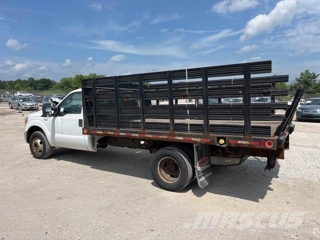 Ford F-350 平板栏板货车