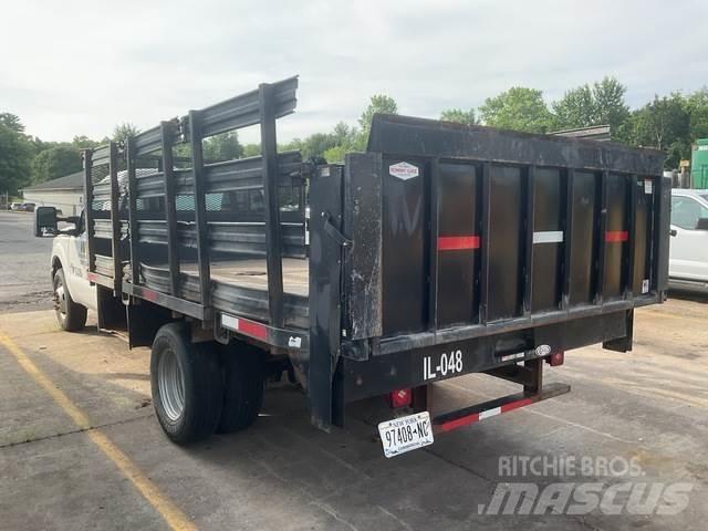 Ford F-350 平板栏板货车