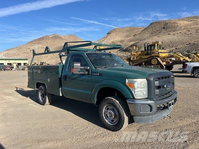 Ford F-350 皮卡车