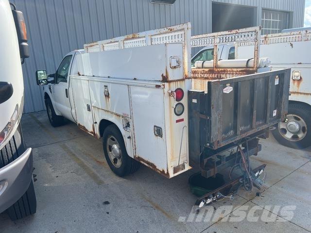 Ford F-350 皮卡车