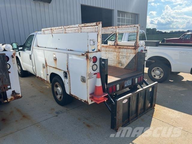 Ford F-350 皮卡车