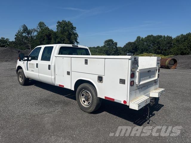 Ford F-350 皮卡车