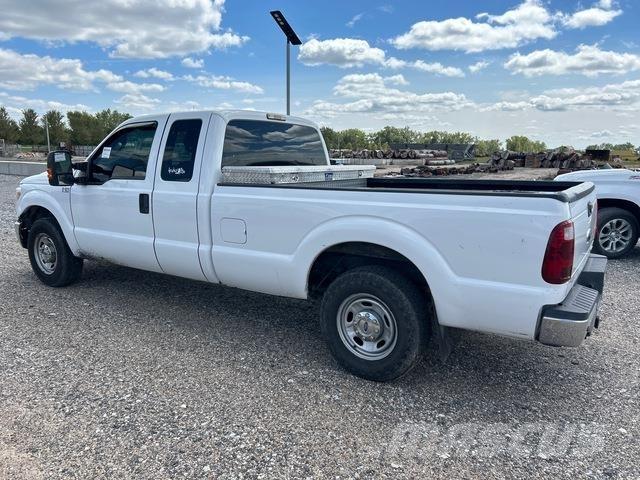 Ford F-350 皮卡车