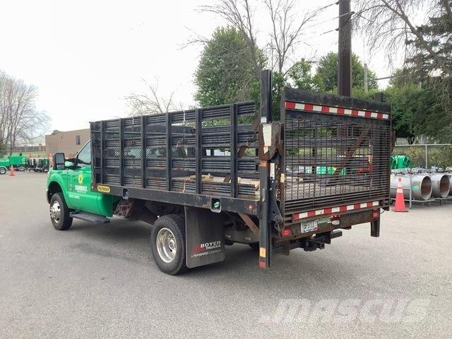 Ford F-350 平板栏板货车