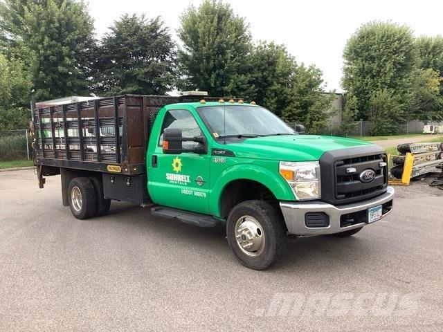 Ford F-350 平板栏板货车
