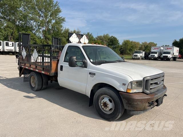 Ford F-350 平板栏板货车