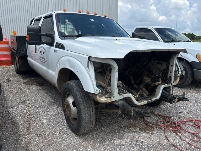 Ford F-350 平板栏板货车
