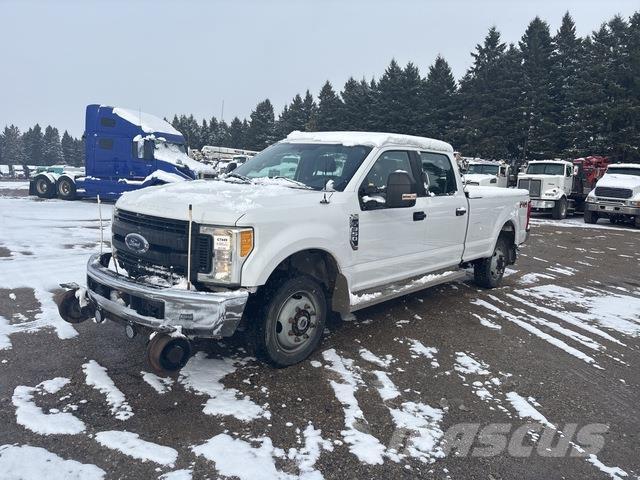 Ford F-350 皮卡车