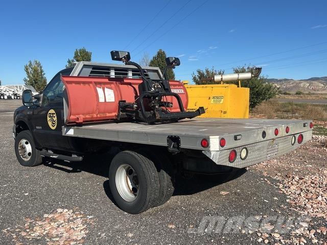 Ford F-350 平板栏板货车