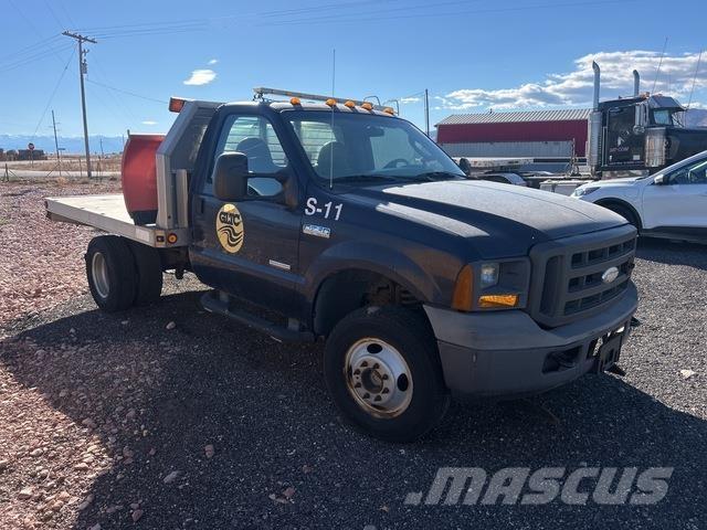 Ford F-350 平板栏板货车