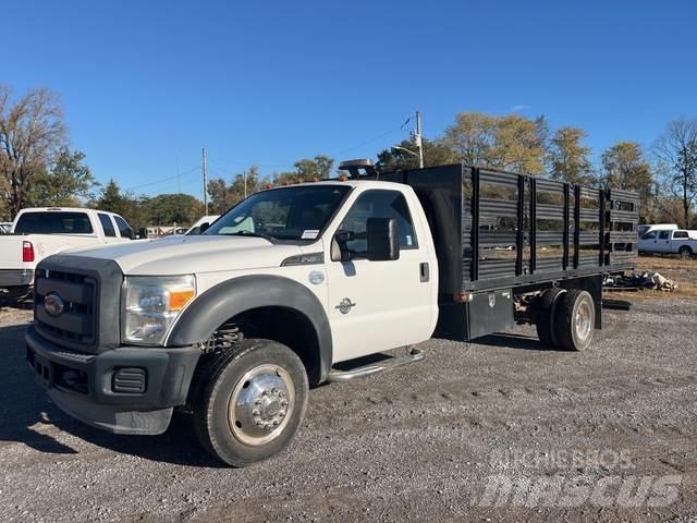 Ford F-450 平板栏板货车