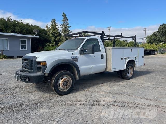 Ford F-450 皮卡车