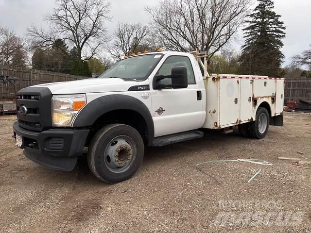 Ford F-450 皮卡车
