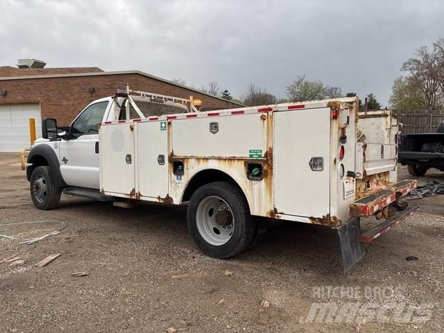 Ford F-450 皮卡车