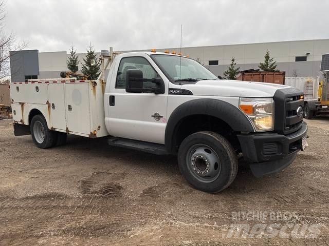 Ford F-450 皮卡车