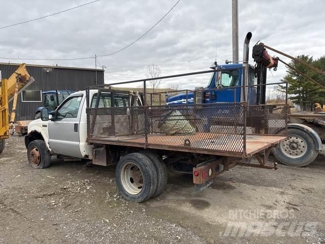 Ford F-450 平板栏板货车