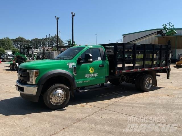 Ford F-450 平板栏板货车