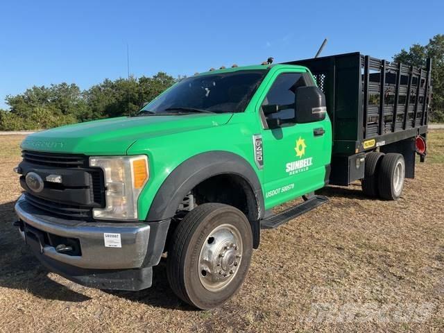 Ford F-450 平板栏板货车