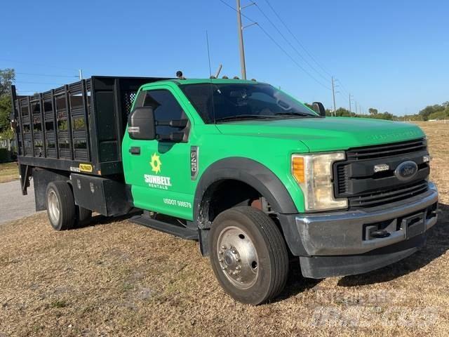 Ford F-450 平板栏板货车